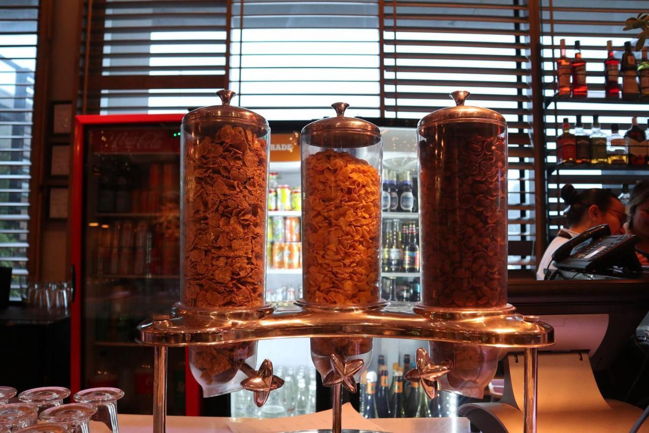 Wyndham Concepcion Pettra Hotel Екстериор снимка Dried anchovies