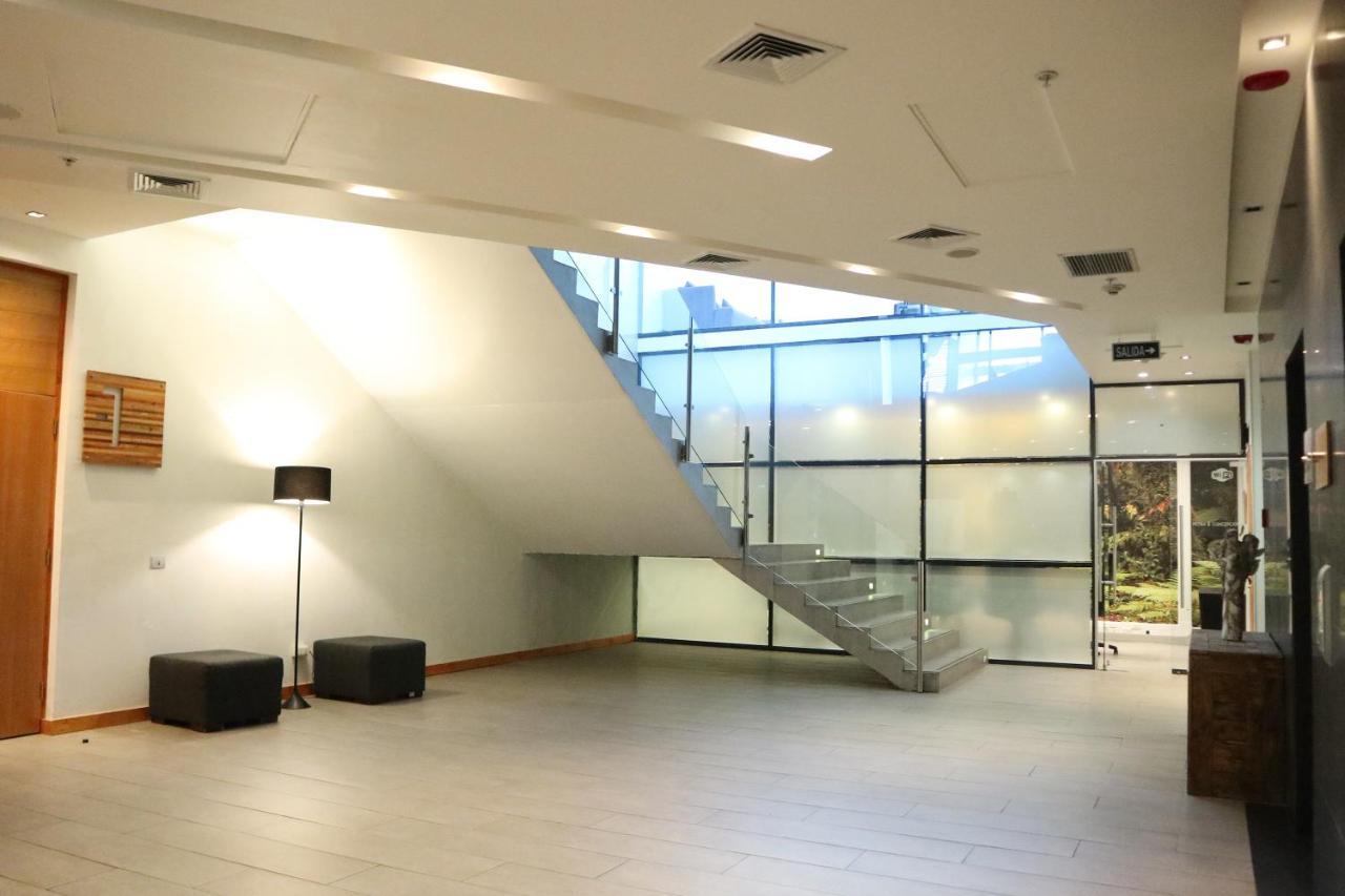 Wyndham Concepcion Pettra Hotel Екстериор снимка Interior of the library