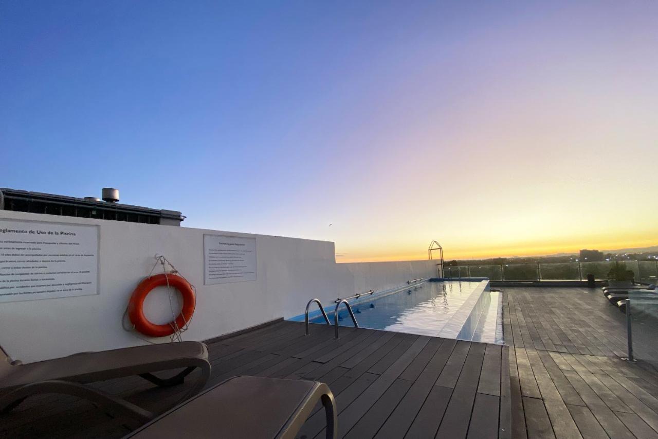 Wyndham Concepcion Pettra Hotel Екстериор снимка Rooftop pool at the hotel