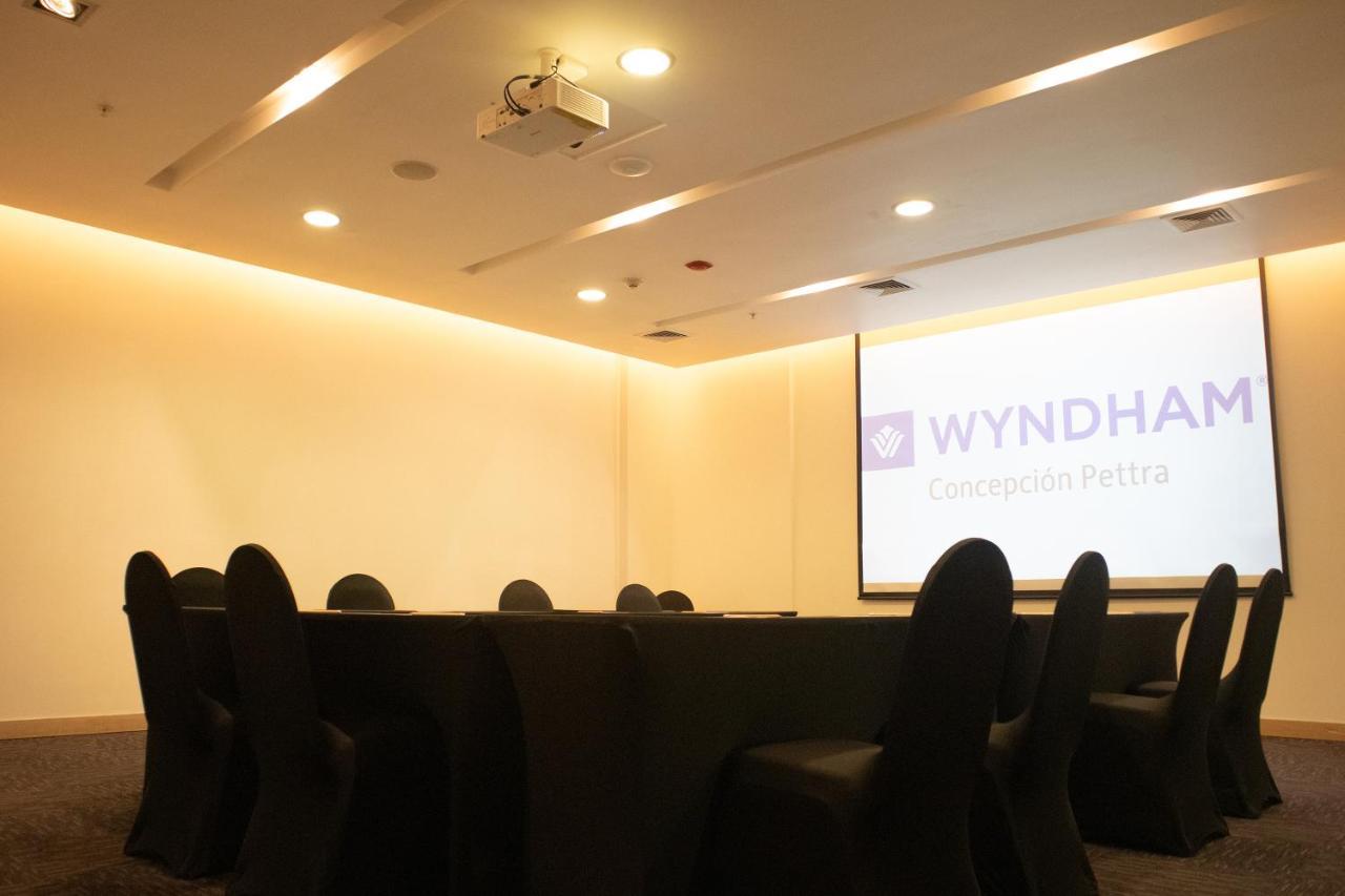 Wyndham Concepcion Pettra Hotel Екстериор снимка A meeting room at a hotel