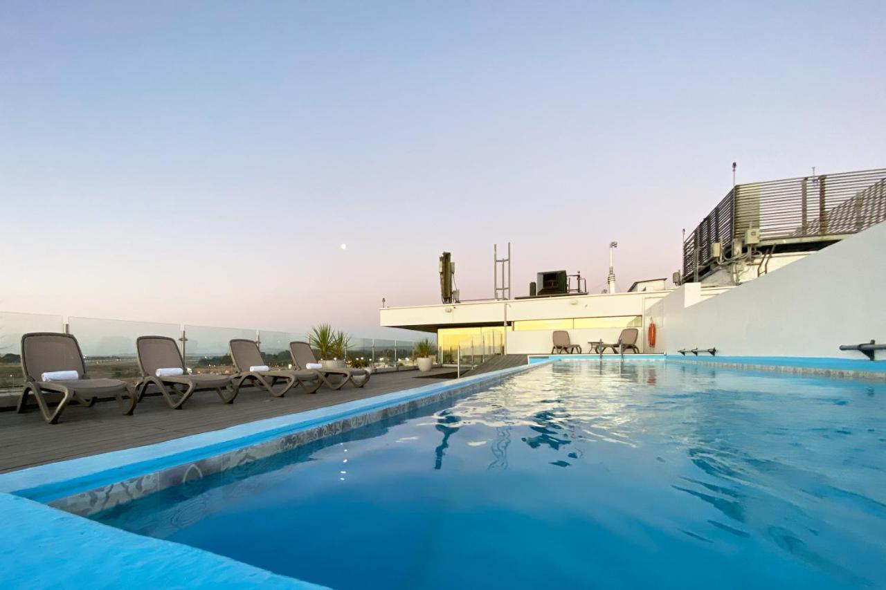 Wyndham Concepcion Pettra Hotel Екстериор снимка Rooftop pool
